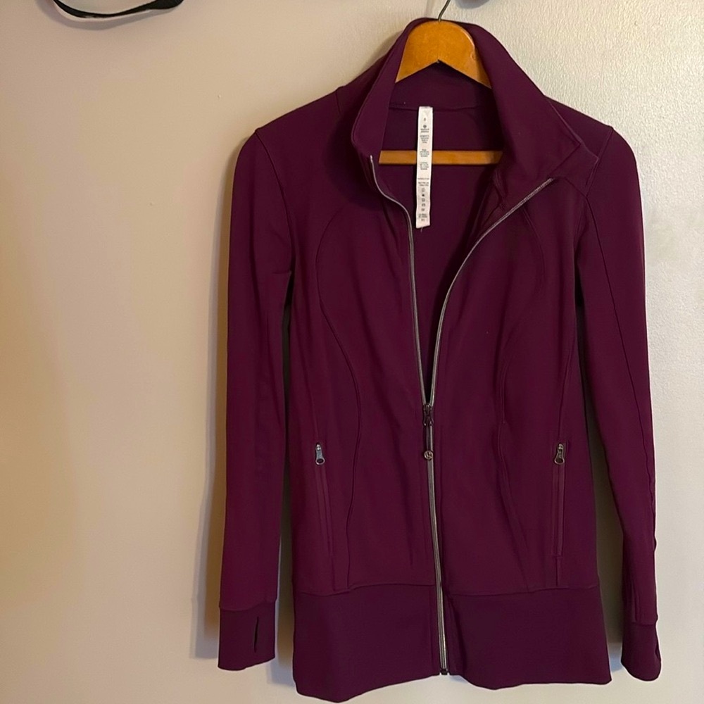 Lululemon Athletica Jacket 
Nice Asana Plum / Purple Zip-up